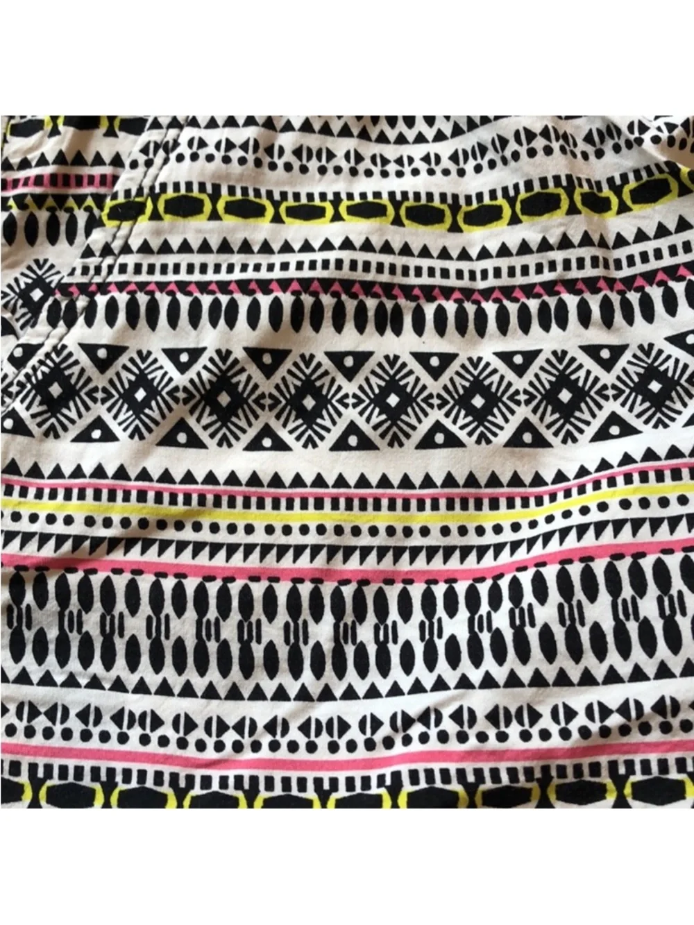 Old Navy Multi-Color Aztec Drawstring Shorts Size Large - Picture 7 of 10